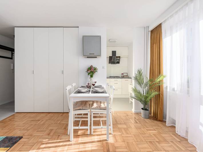 Apartamento entero, Apartamento céntrico con balcón en Varsovia in Varsovia, Mazovia (región)