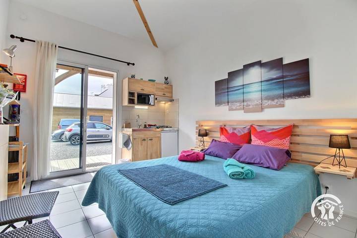 Gîte pour 2 personnes, avec Terrasse ainsi que Jardin et Piscine à Béganne - 4