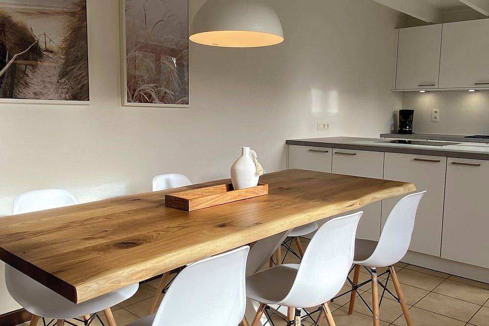 Maison de vacances confortable et équipée avec Wifi et parking - près de la plage in Bredene, Côte belge