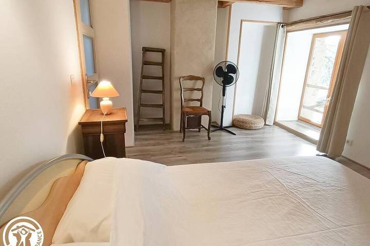 Location de vacances pour 10 personnes, avec jardin à Varaire - 4