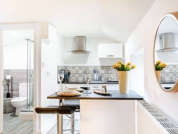 Log Cabin for 2 People in Cheddar, Somerset, Photo 4