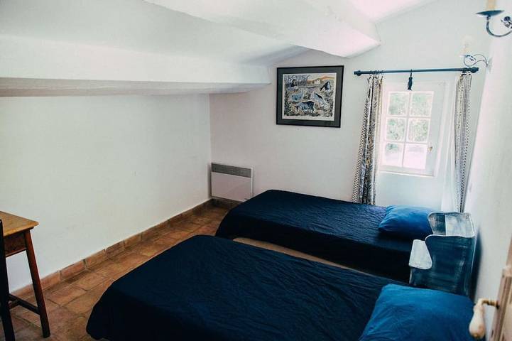 Location de vacances pour 6 personnes, avec terrasse et jardin, animaux acceptés à Belgentier - 4