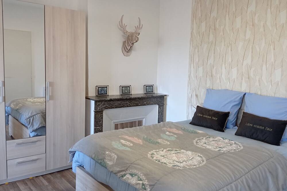 Apartamento entero, Apartamento-Panorámico-Baño con ducha-Vista al campo in Auch, Gers