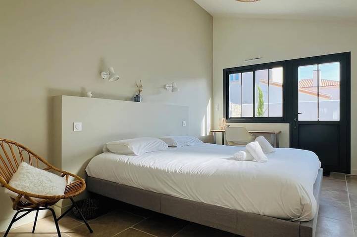 Location de vacances pour 8 personnes, avec jardin et terrasse dans Port de la Flotte-en-Ré - 2