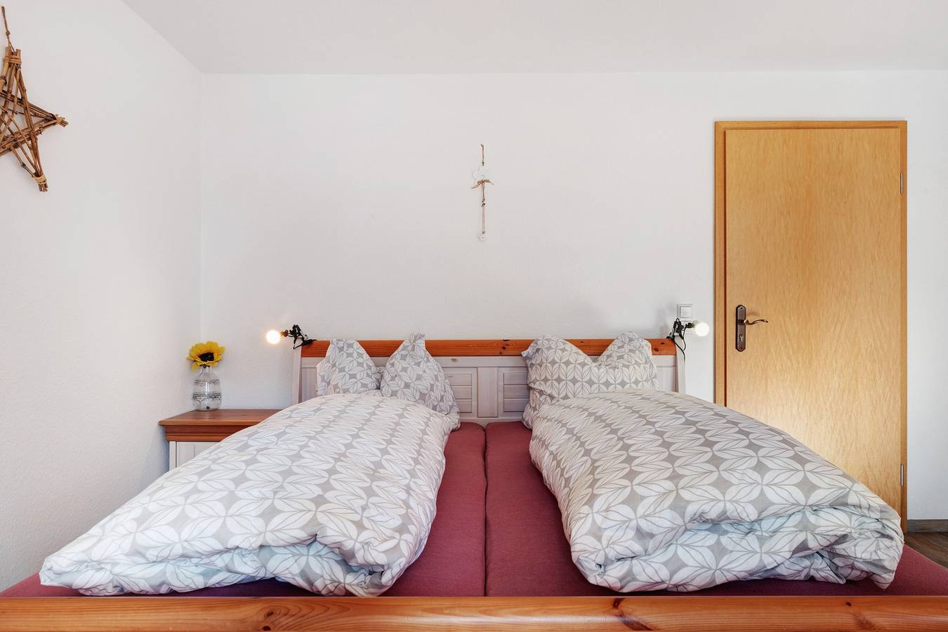 Ganze Wohnung, Ferienwohnung 3 - 9 Personen' 2 Badezimmern, Balkon und Wi-Fi in St. Georgen, Mittlerer Schwarzwald