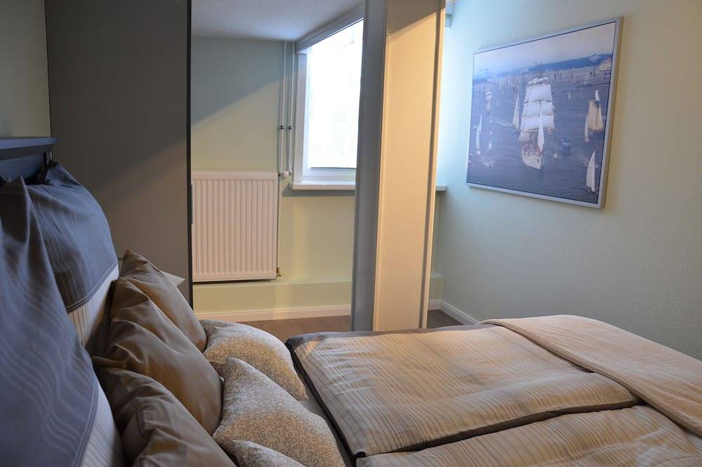 Ganze Wohnung, Neu gebautes Ferienapartment im modernen Landhausstil. 10 min Radweg zum Strand in Krokau, Südliche Ostseeküste