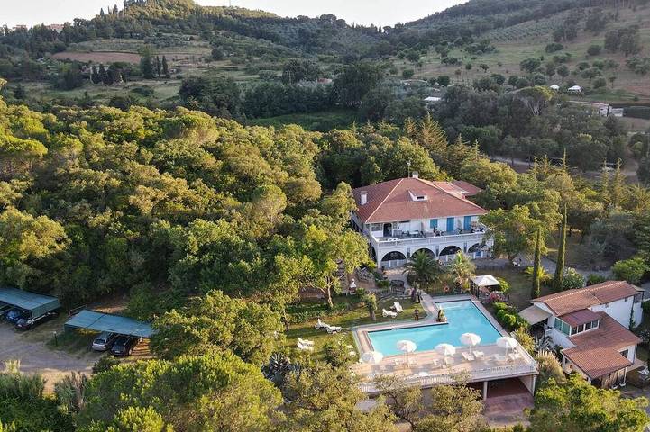 Ferienwohnung für 3 Personen, mit Pool und Balkon sowie Garten - 1