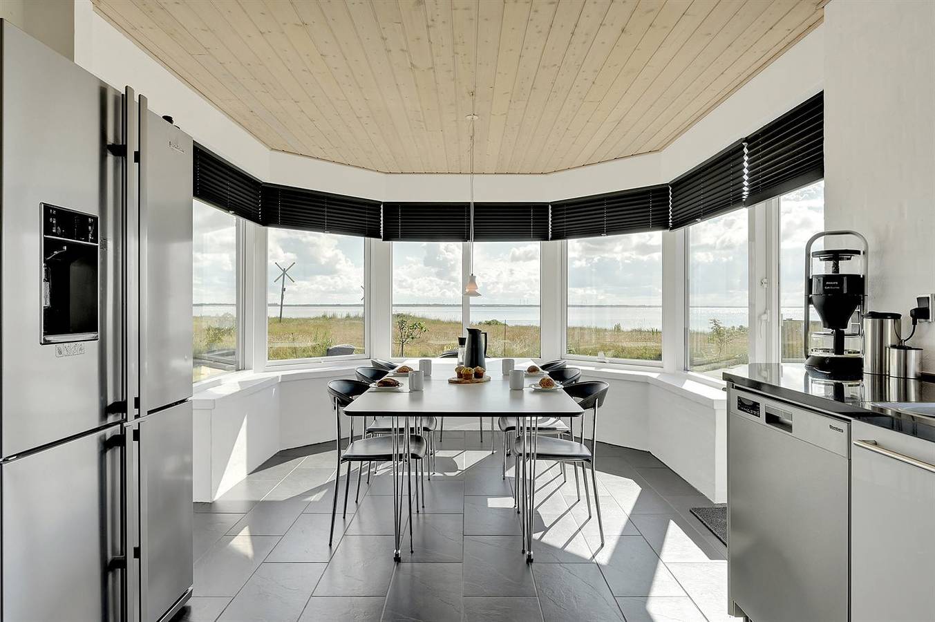 Pet friendly home in Ulfborg with Wifi in Thorsminde, Nissum Fjord