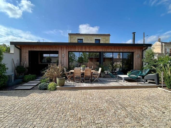 Location de vacances pour 6 personnes, avec Terrasse ainsi que Jardin et Vue dans Castres-Gironde