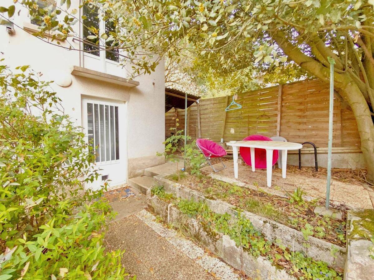 Appartement entier, Grand T2 proche de la gare de Poitiers in Buxerolles, Vienne (France)