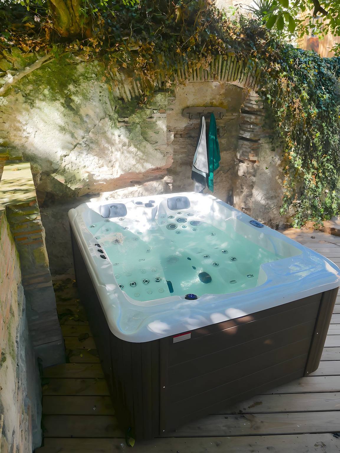 Gite Vertcastel – Grünes Refugium mit Pool und Whirlpool in Castelnaudary, Carcassonne und Umgebung