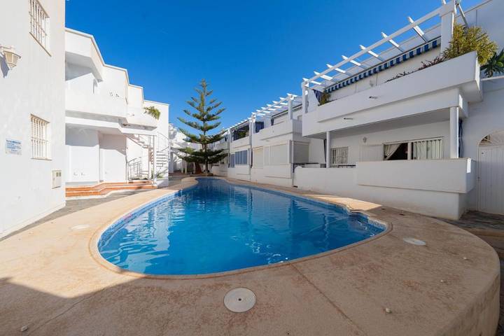 Appartement de vacances pour 4 personnes, avec piscine et terrasse - 1