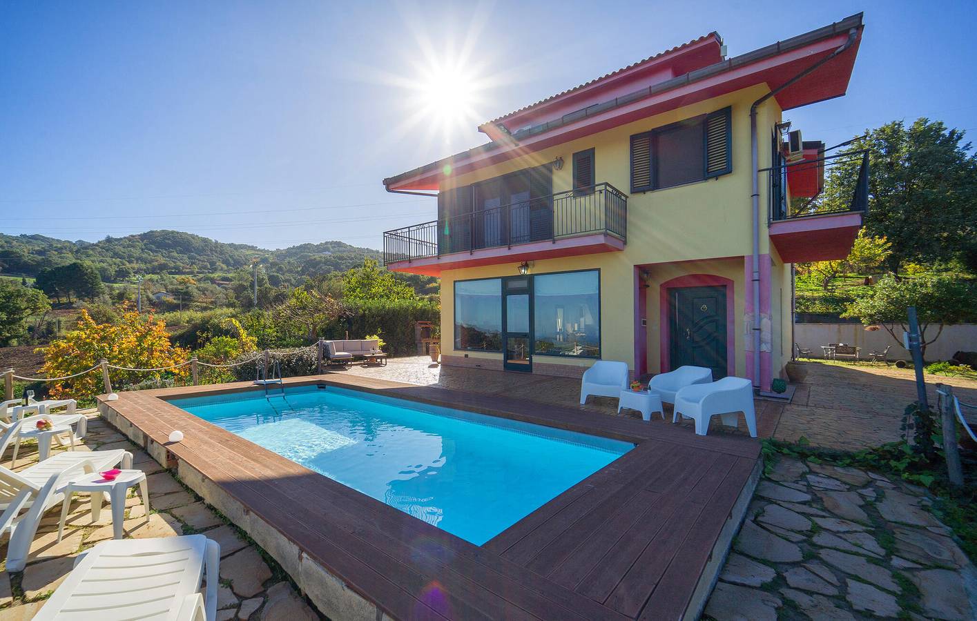 Apartamento com vista para o mar, com piscina e estacionamento, perto do centro da cidade in Caronia, Messina (província)