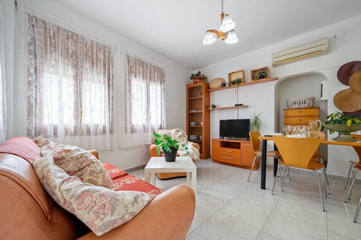 Ferienhaus "Ebre Home" mit privatem Mini-Pool, 3 privaten Terrassen und Wlan in La Cava, Deltebre