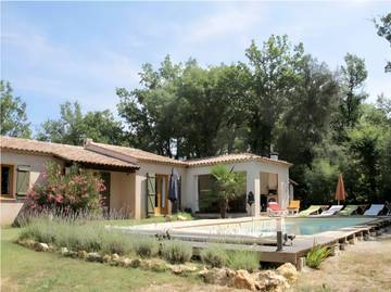 Cottage pour 6 personnes, avec jardin à Régusse