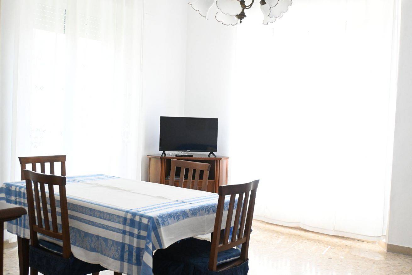 Appartement entier, S352 – Sirolo, Spacious and Comfortable Apartment with Wi-Fi in Sirolo, Riviera del Conero