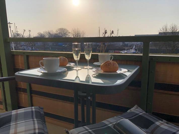Ganze Ferienwohnung, Haus Achtern Diek - Fewo Kutterblick - 1-Raum-Ferienwohnung Kutterblick in Hafen Büsum, Büsum