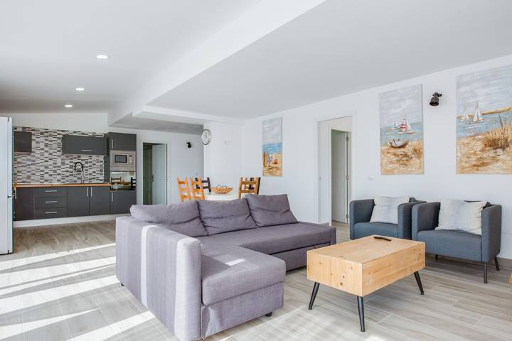 Apartamento entero, Amplio apartamento "Ático deluxe Corralejo centro" Cerca de la playa con vistas al mar in Puerto de Corralejo, La Oliva