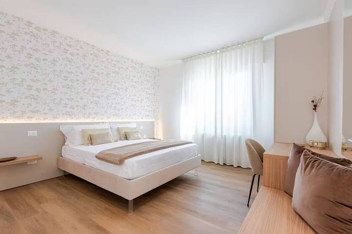 Entire apartment, New Bright 36 with garden [Treviso - Venice]. in Treviso, Treviso Province