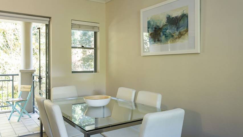 Apartament wakacyjny dla 4 osób, z balkon i jacuzzi w Redfern