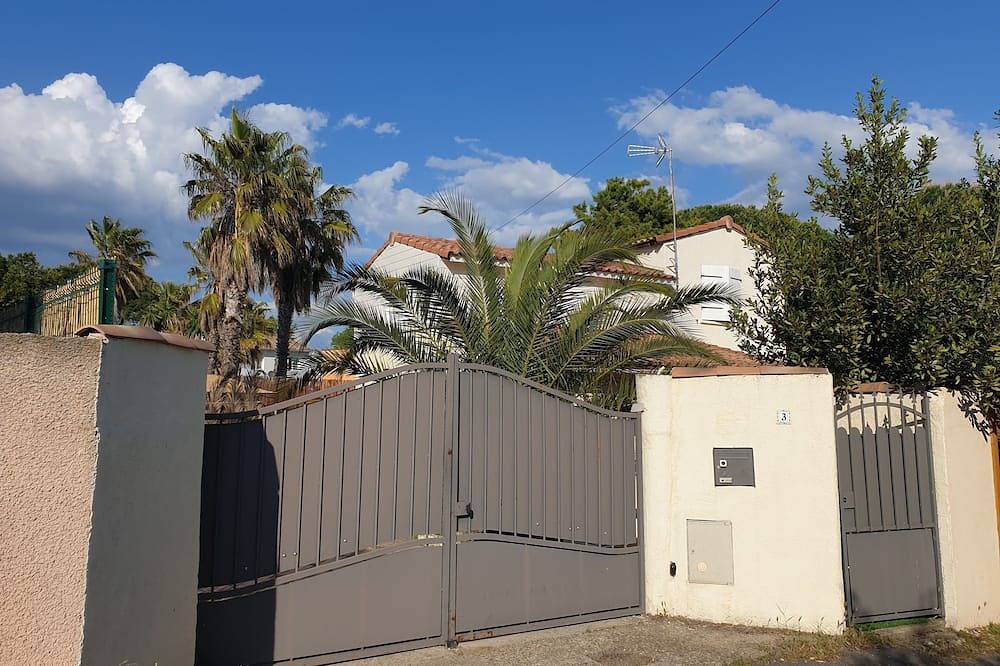 Maisonnette proche de la plage, parking, jardin, wifi, climatisation in Agde, Côte d'Améthyste
