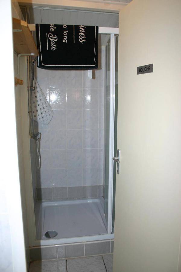 Tente pour 5 personnes, avec vue ainsi que piscine et jardin, animaux acceptés dans Périgord Vert - 2