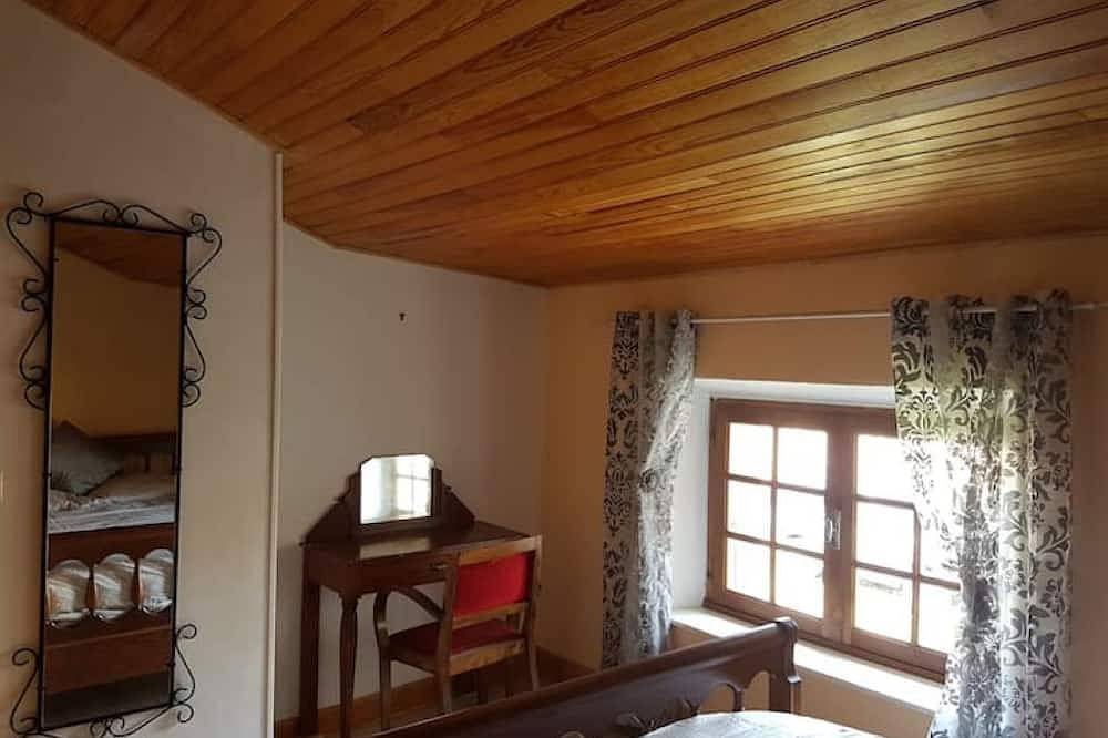 Gîte rustique et confortable, en plein cœur du Livradois Forez in Sugères, Parc Naturel Régional Livradois-Forez
