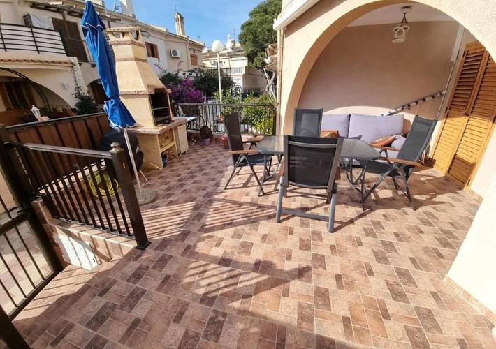 Location de vacances pour 4 personnes, avec terrasse et bassin pour enfant ainsi que sauna et vue dans La Marina