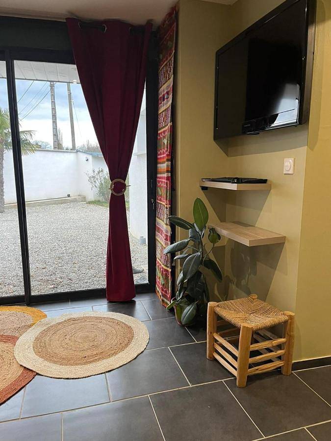 Gîte pour 2 personnes, avec terrasse et piscine dans Roquefort-sur-Garonne