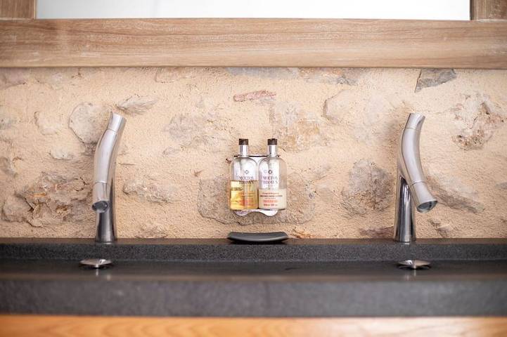 Chambre "Olivier" – Hébergement B&B de qualité pour toutes tailles in Fayence, Région de Draguignan