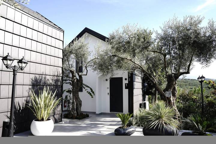 Villa für 3 Personen, mit Garten und Balkon, kinderfreundlich in Albanien