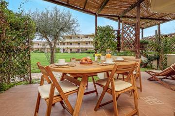 Gîte pour 4 personnes, avec jardin, adapté aux familles à Golfo Aranci