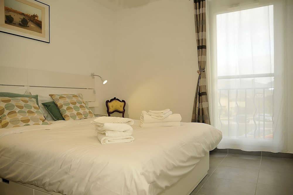 Apartamento entero, L Oustalet encantador apartamento en el corazón del pueblo in Plan-de-la-Tour, Region de Draguignan