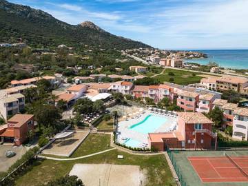 Hôtel pour 2 personnes, avec piscine ainsi que jardin et vue à Aregno