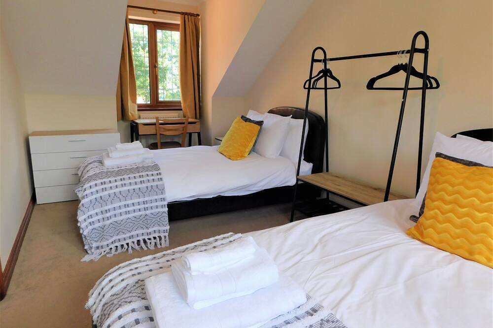 Railway View -  a house that sleeps 6 guests  in 3 bedrooms in Cromer, Norfolk Coast