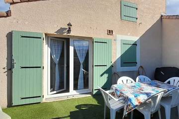 Gîte pour 4 personnes, avec jardin ainsi que terrasse et piscine, animaux acceptés à Vic-la-Gardiole
