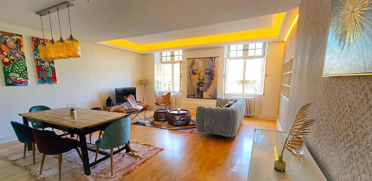 Appartement entier, Three-Bedroom Apartment with View in Charleville-Mézières, Ardennes