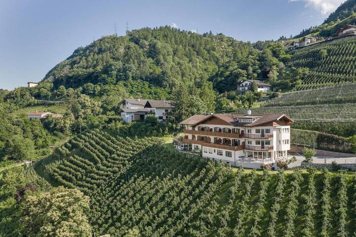 B&B für 2 Personen, mit Balkon und Terrasse sowie Garten und Pool in Lana