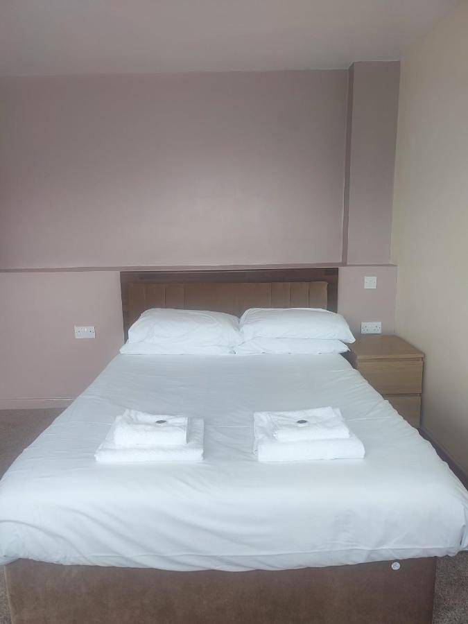 Hôtel pour 4 personnes, avec Jardin à Barry - 2