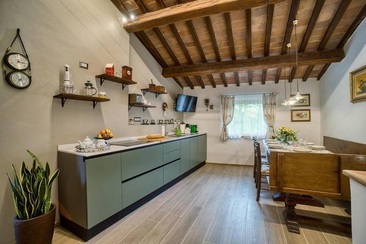 Location de vacances pour 9 personnes, avec vue ainsi que piscine et jardin à Fabriano - 3