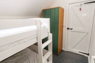 Holiday Home for 4 People in Pembroke, Pembrokeshire, Photo 2