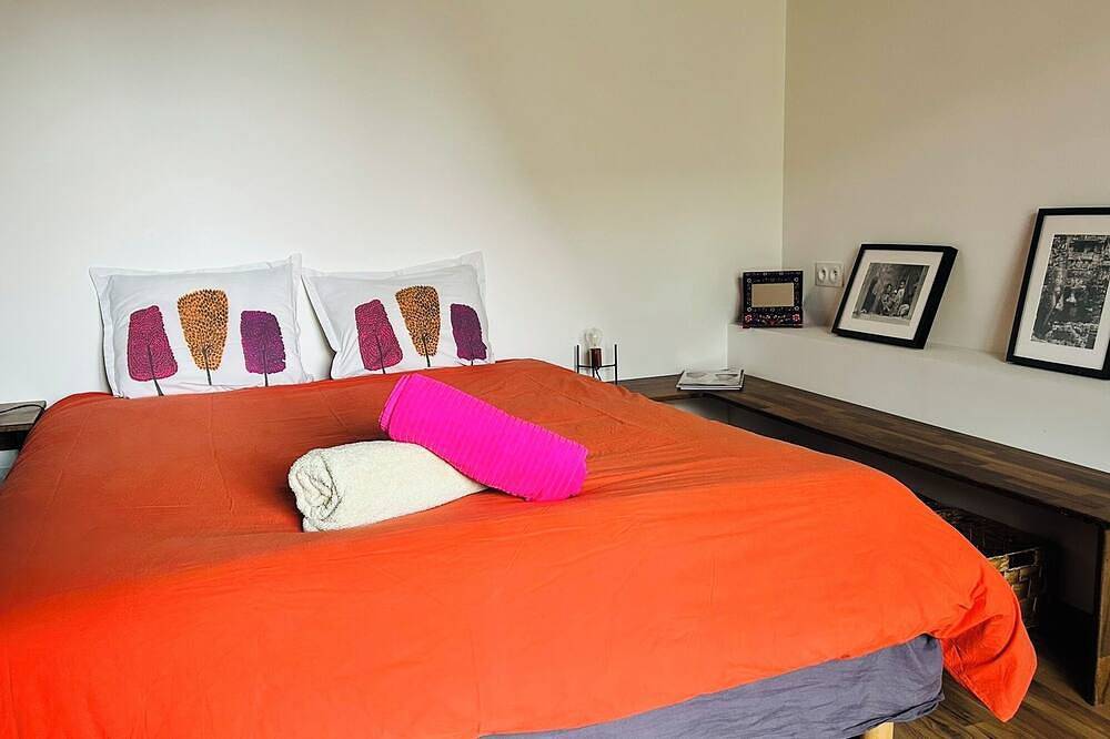 Independent house with garden and swimming pool, sleeps 10 in Vic-la-Gardiole, Côte d'Améthyste