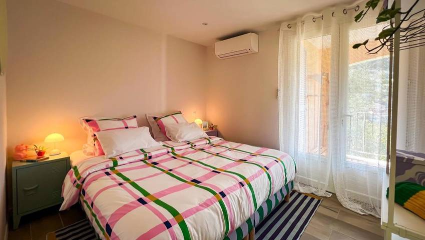 Location de vacances pour 8 personnes, avec vue ainsi que piscine et jardin à Falicon - 4