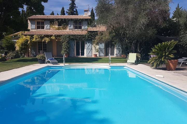 Holiday home for 8 people, with hot tub and garden - 1