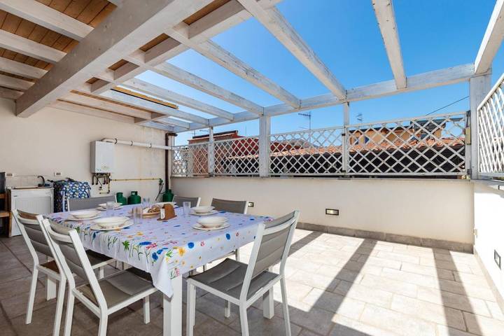 Casa vacanza per 5 persone, con terrazza e panorama, con animali domestici a Mazzeo