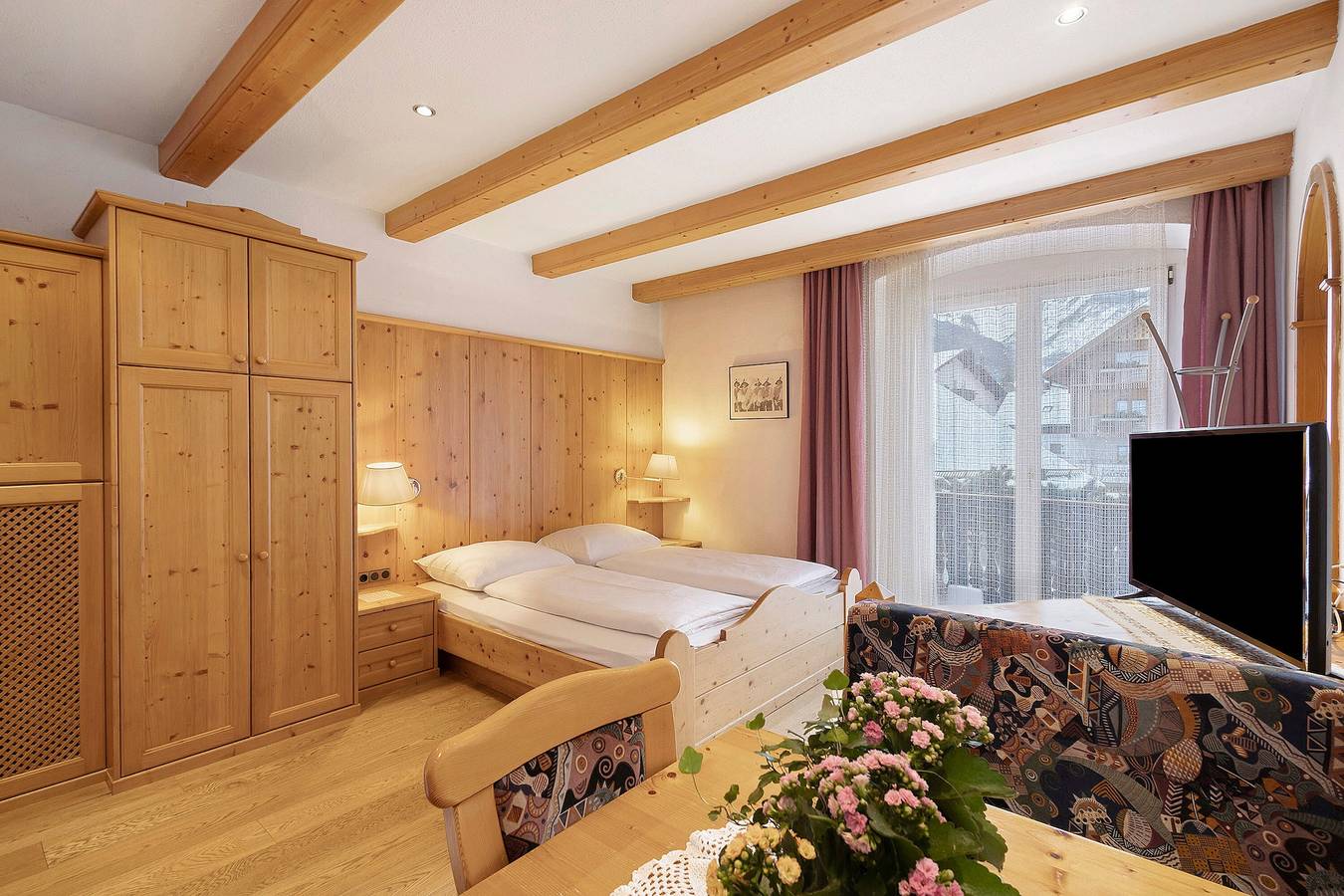 Appartamento intero, Appartamento 'Mupan Genziana Monolokal' con Vista Montagna, Balcone e Wi-Fi in San Vigilio di Marebbe, Marebbe