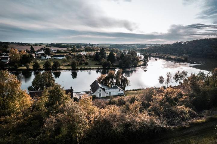 Chambre d’hôte pour 2 personnes, avec Terrasse et Jardin ainsi que Vue sur le lac et Vue à Chemillé-sur-Indrois