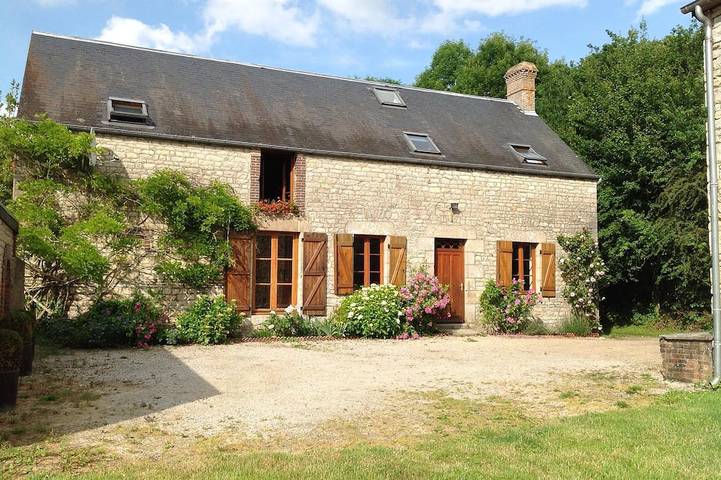 Agriturismo pour 10 personnes, avec jardin à La Chapelle-près-Sées