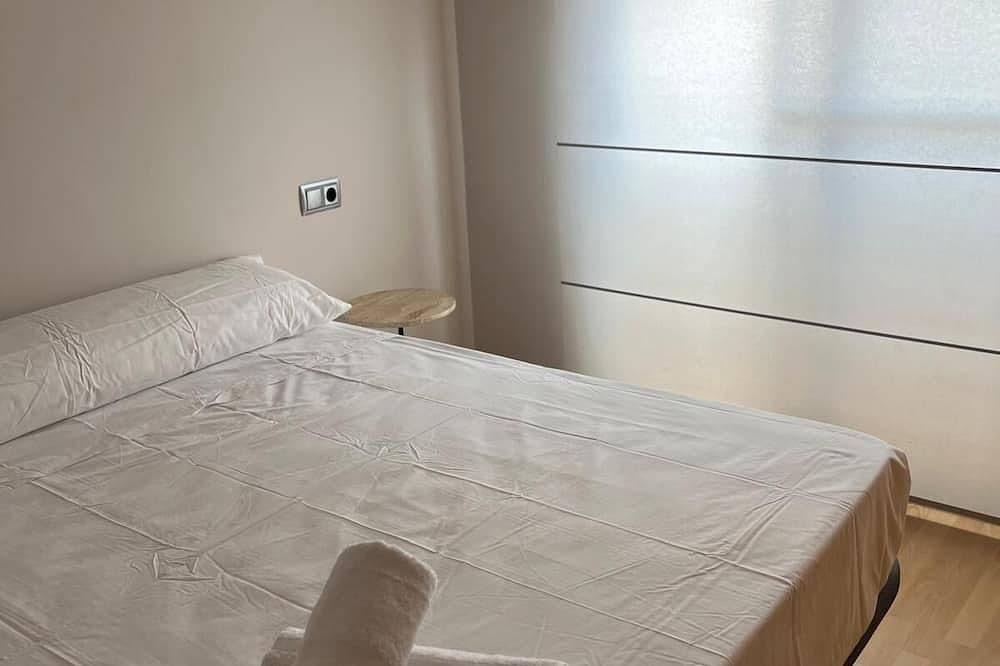 Newly renovated modern townhouse (pet friendly) in Polop, Costa Blanca