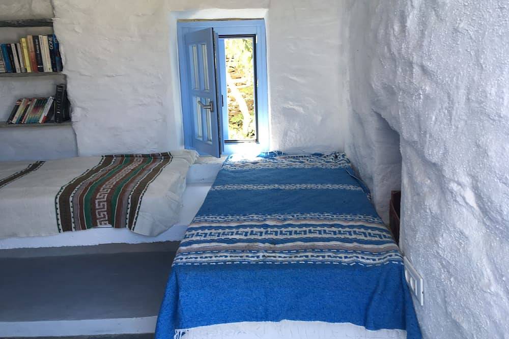 Charming Cycladic Farm in Kastro, Cyclades